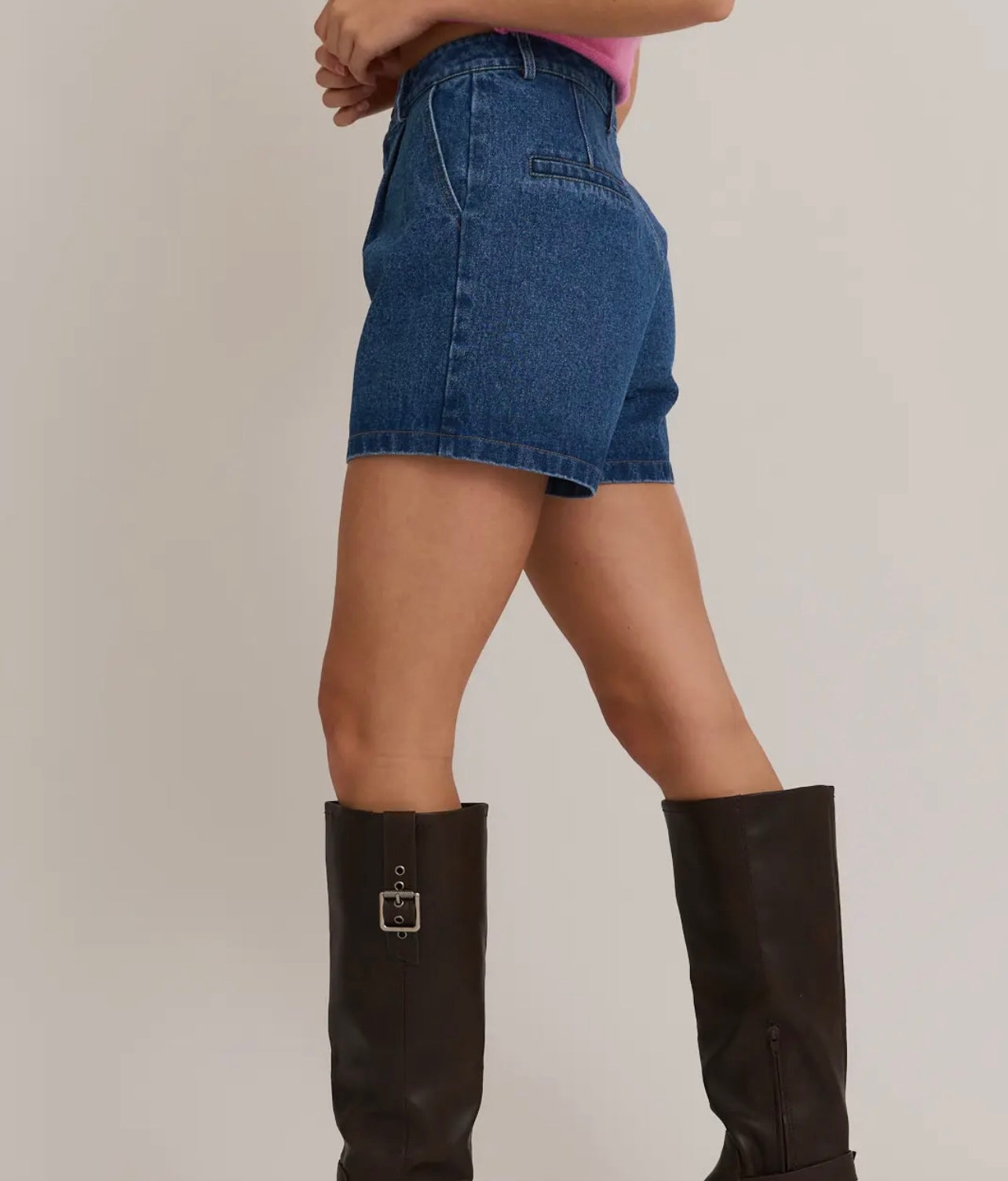 Pleated denim shorts