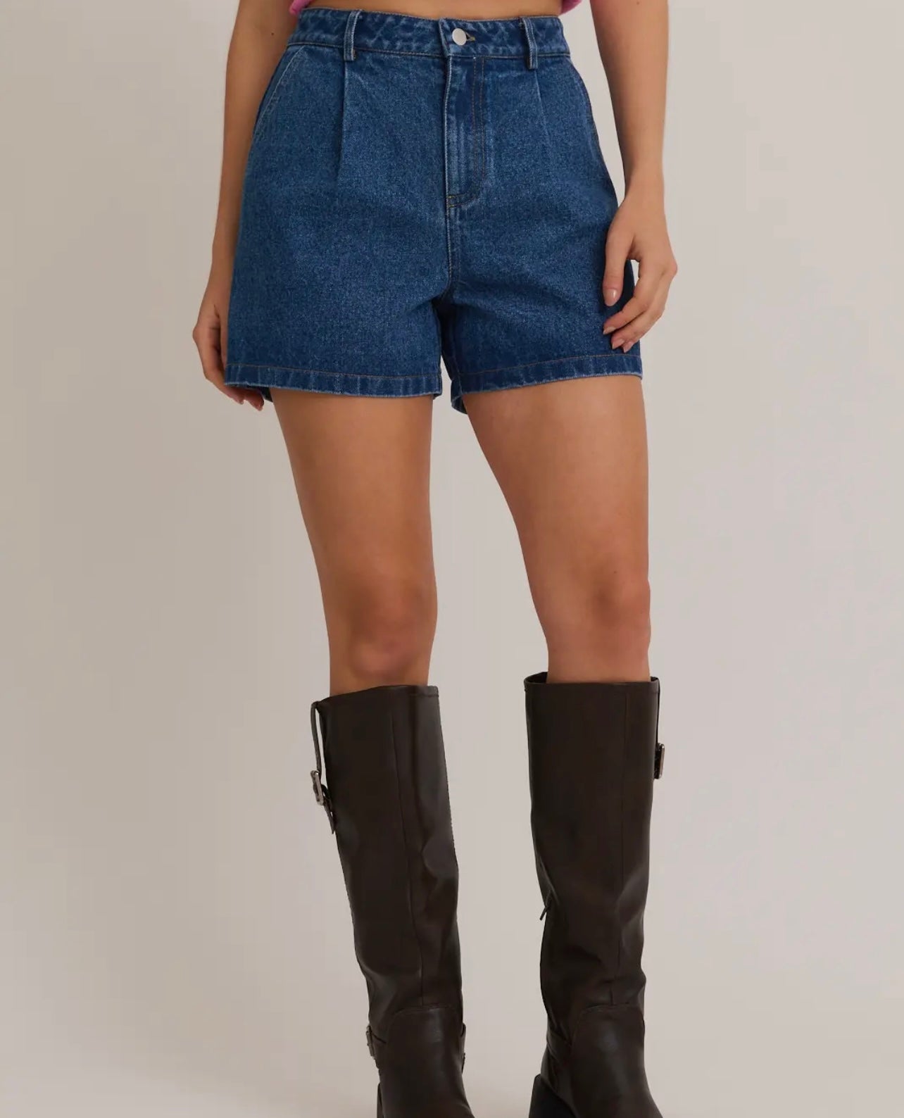 Pleated denim shorts