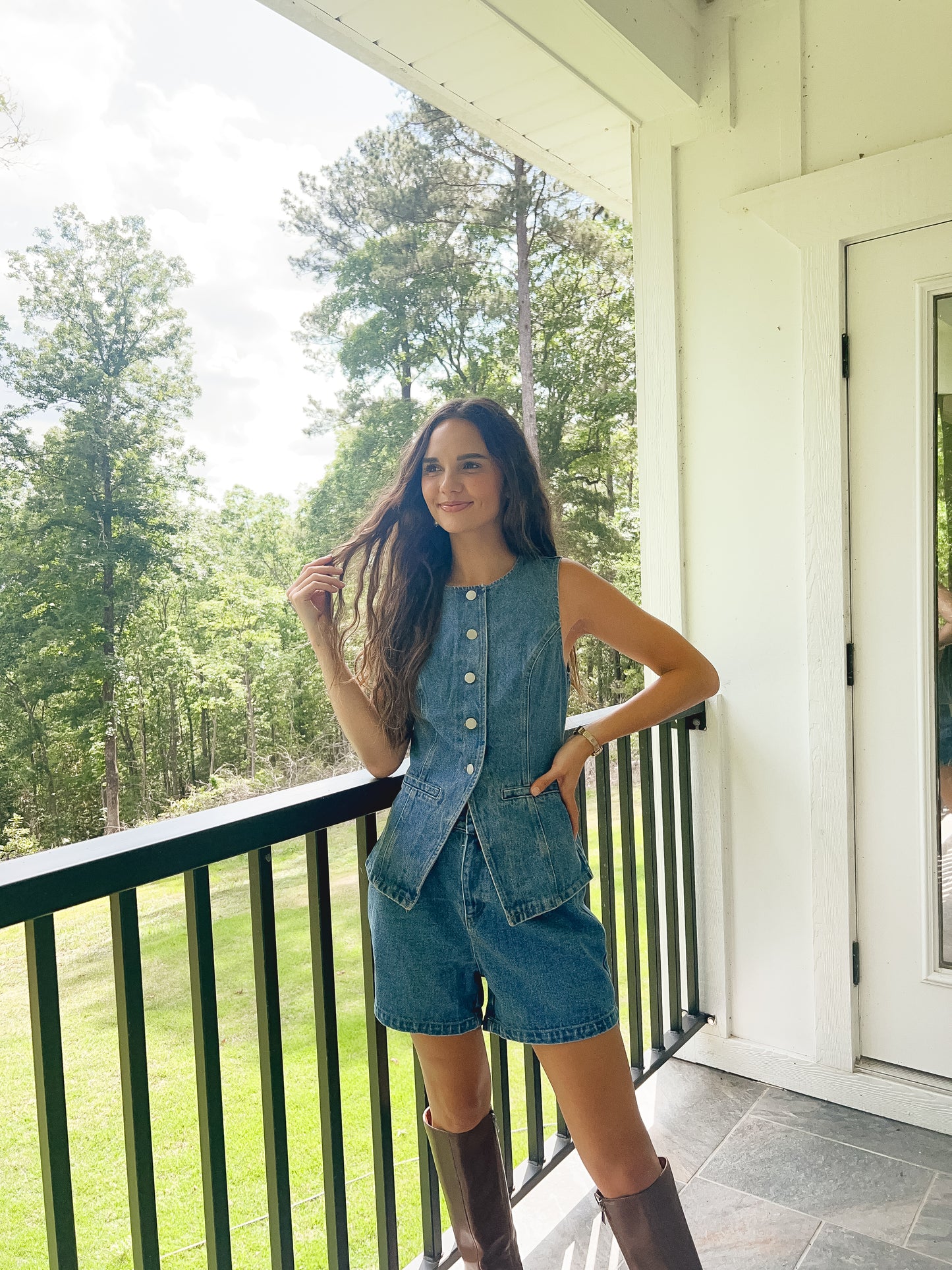 Pleated denim shorts