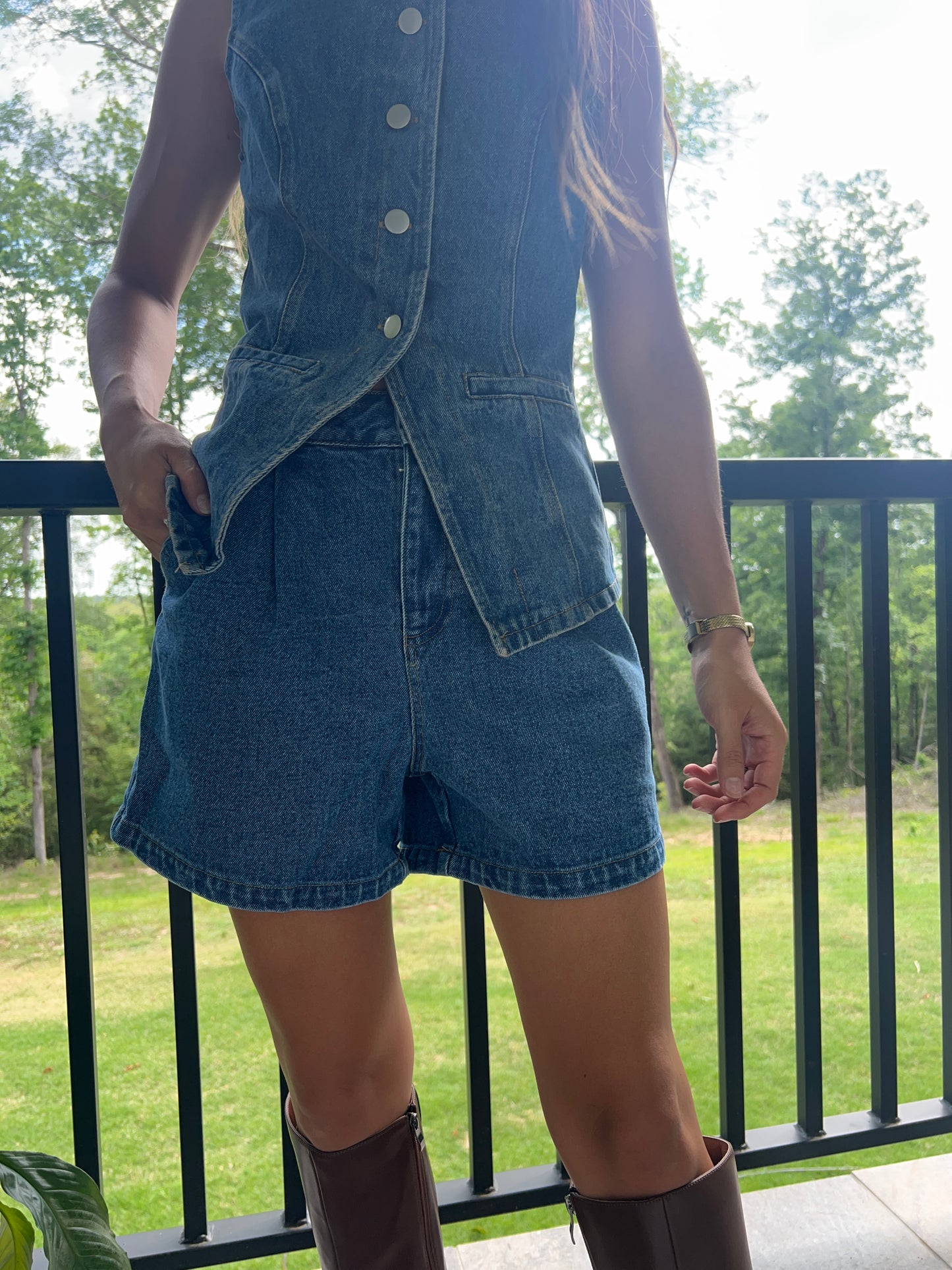 Pleated denim shorts