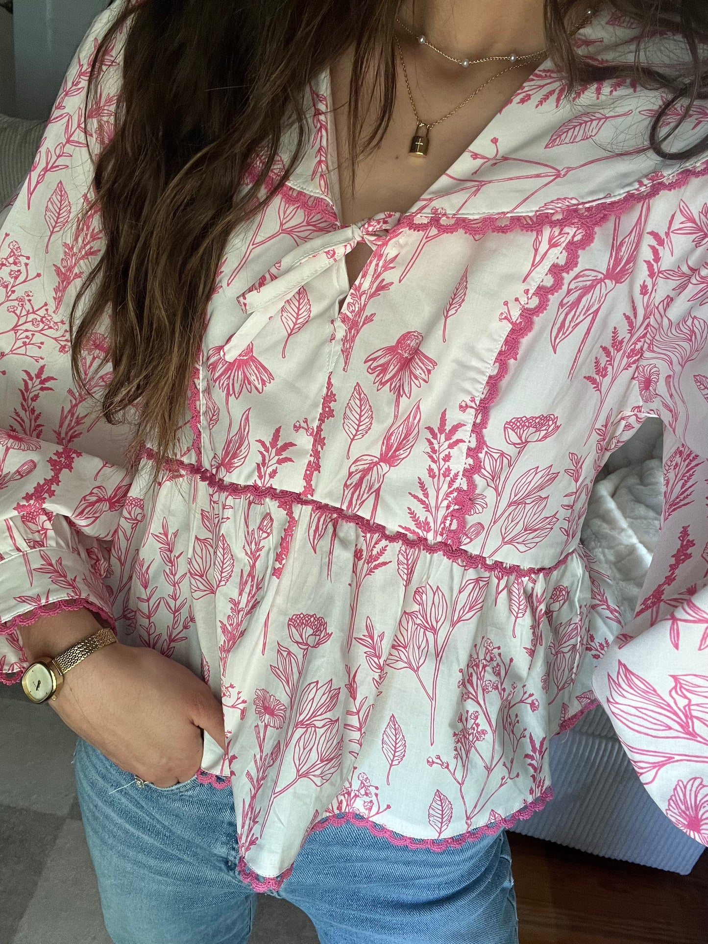 Pink and white collard top